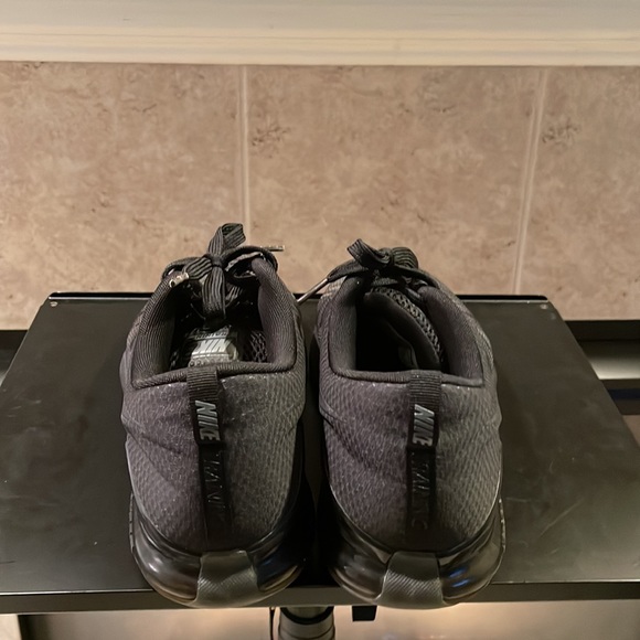 Men’s Nike Cross Trainers, Color: Black, Size: 12 - Picture 7 of 13